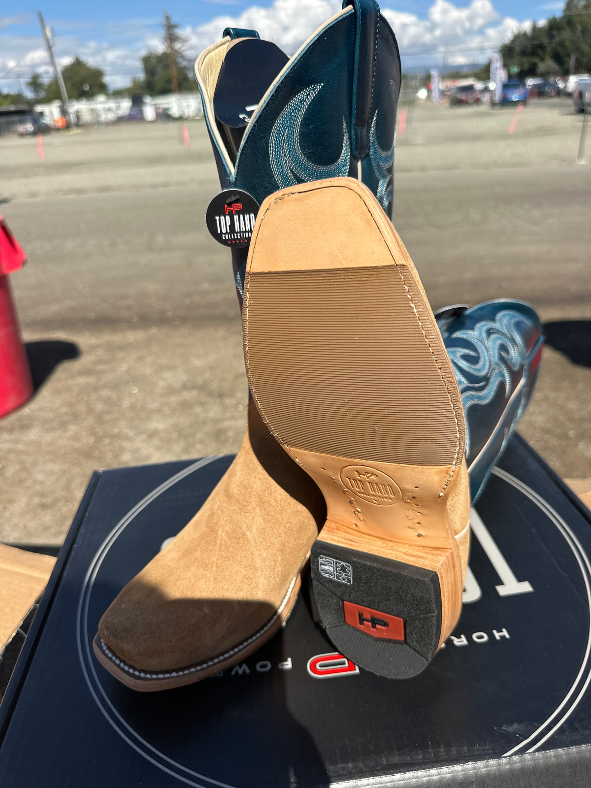 HP9547 Tan Crazy Rough Out/Azure New Orleans