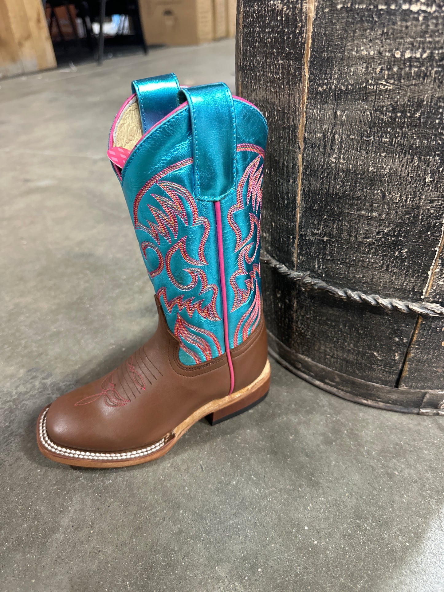 MK9206 Youth Honey Crazy Horse/Turquoise Metallic