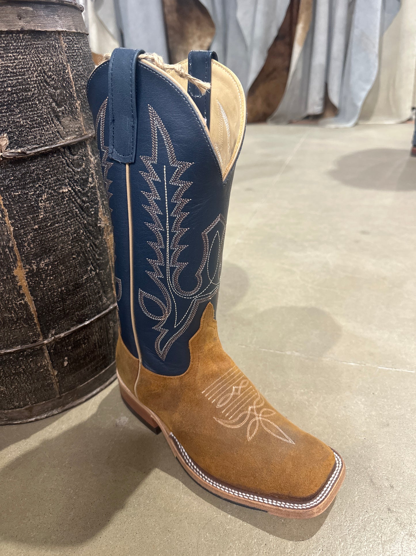 Anderson Bean Mens Boot 339740 Wheatbuck Waxy Kudu/Navy Burnishable Calf