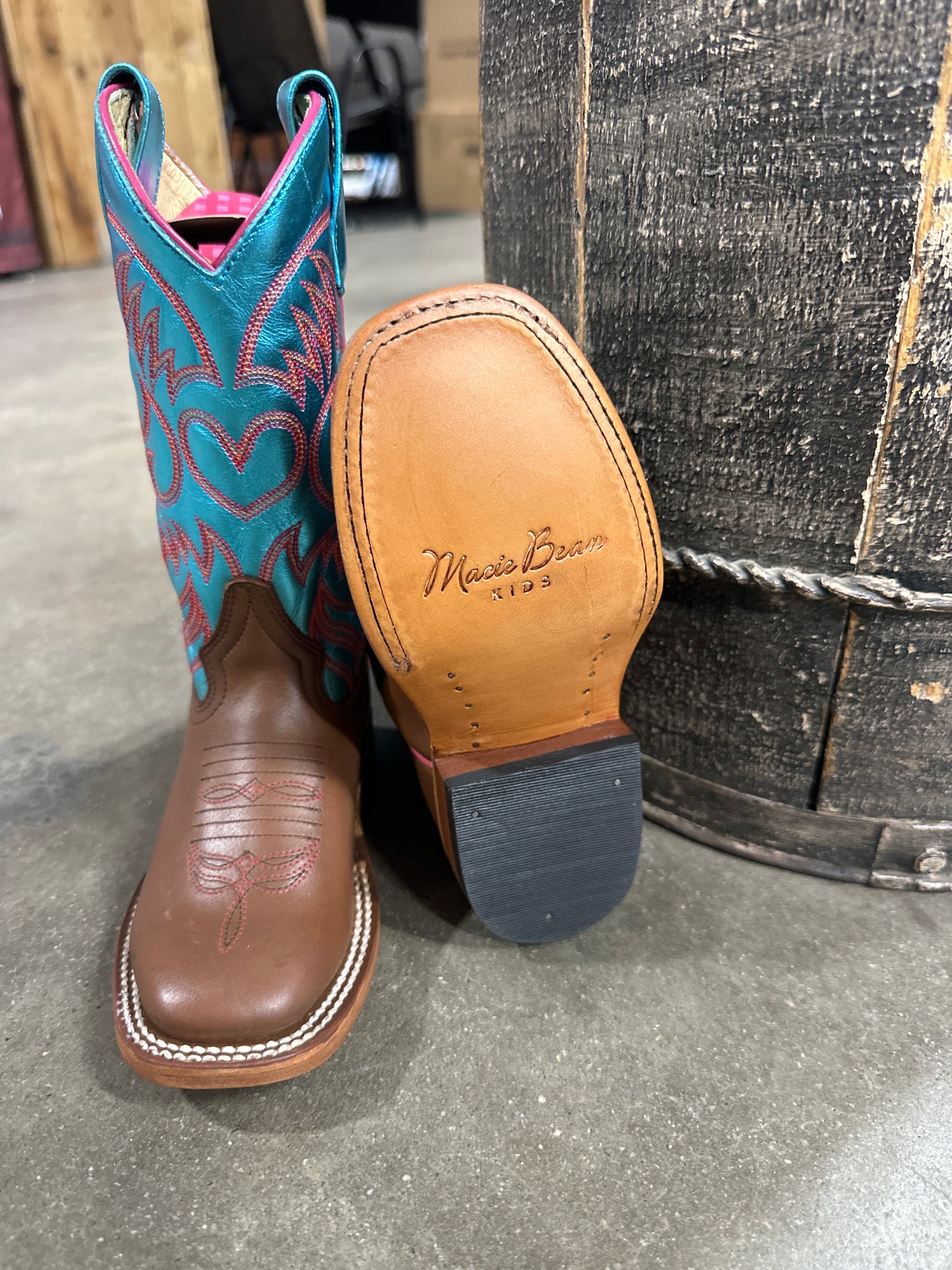 MK9206 Youth Honey Crazy Horse/Turquoise Metallic