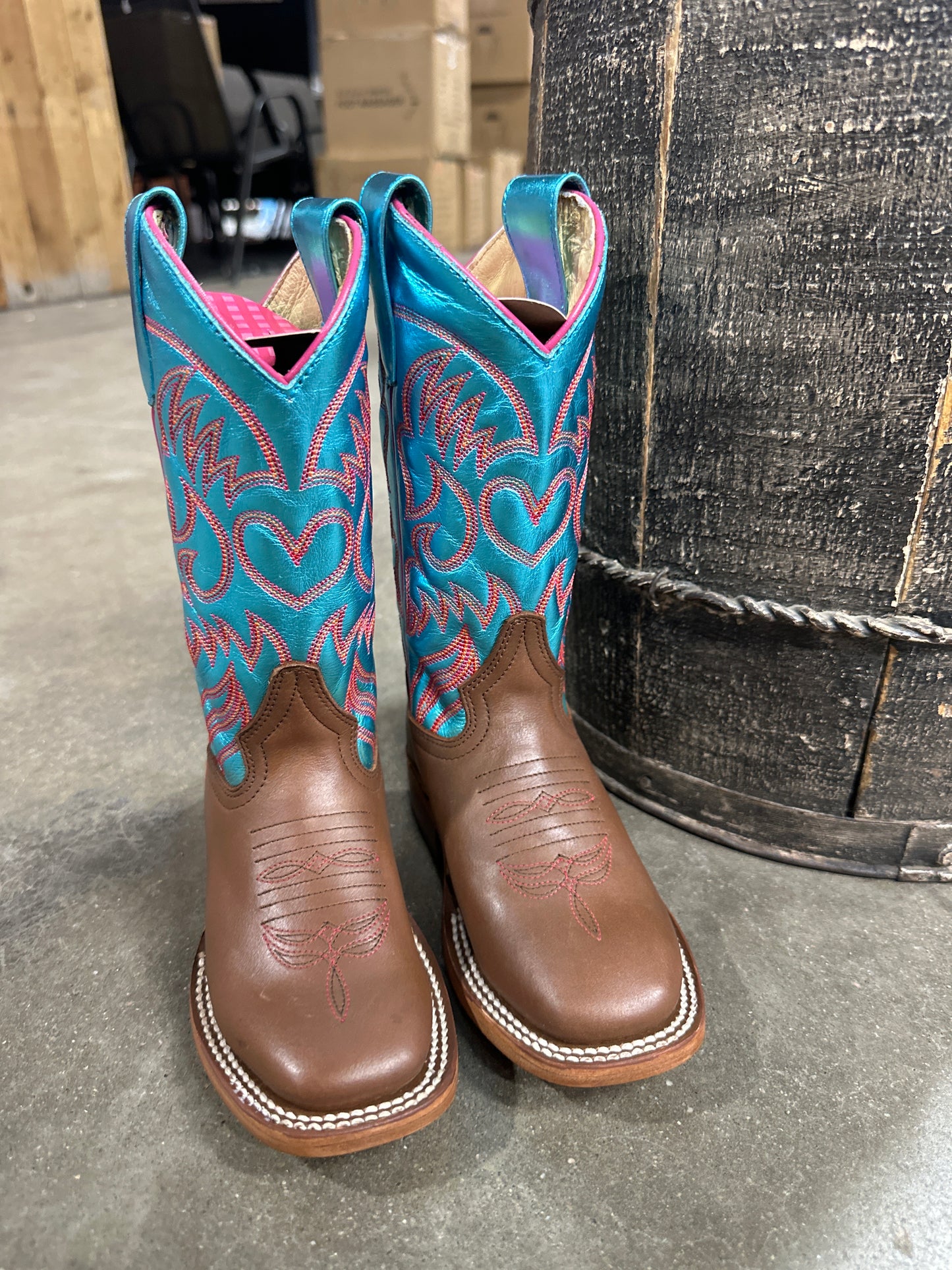MK9206 Youth Honey Crazy Horse/Turquoise Metallic